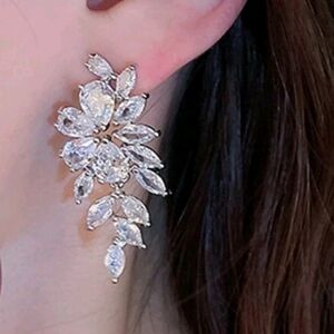 Flower Elegant Cubic Zirconia dangle earrings